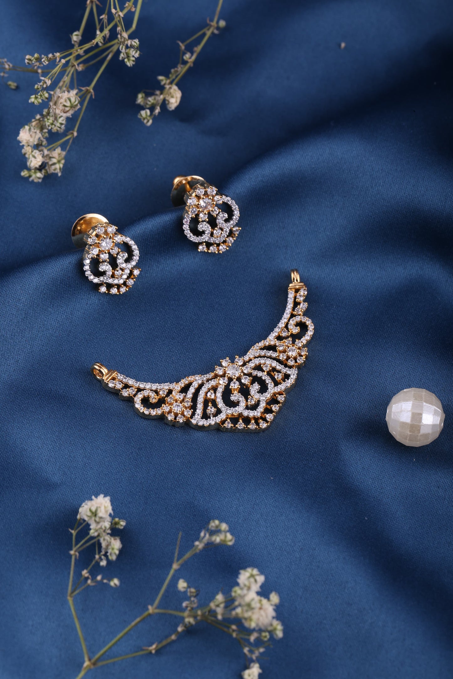 Elegant Mangalsutra Pendant Set For Women