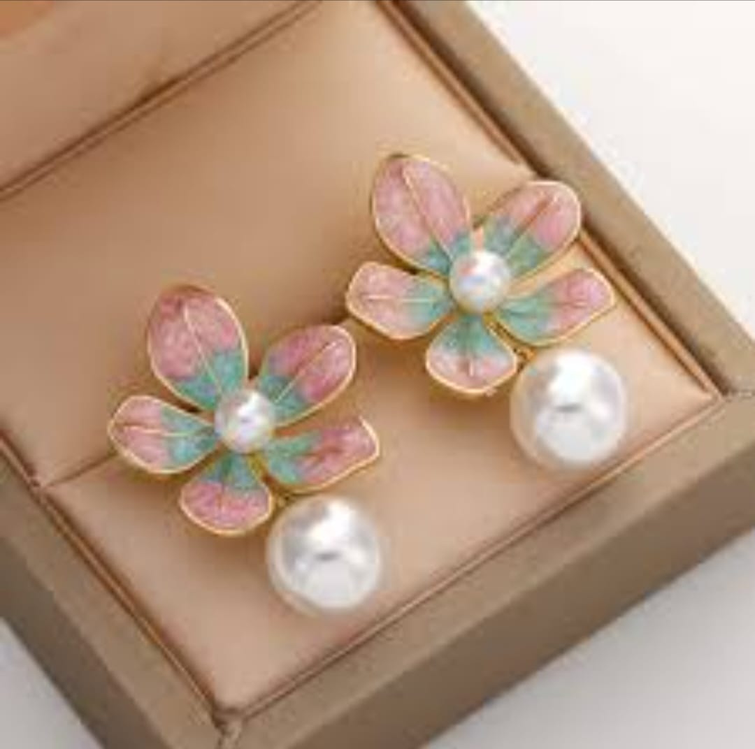 Elegant Pearl Earring For Women