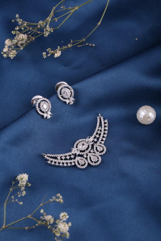 Gold Brass Premium & Elegant Mangalsutra Pendant Set For Women