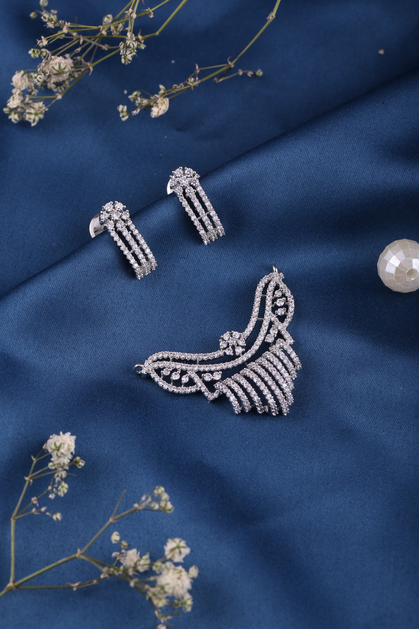 Gold Brass Premium & Elegant Mangalsutra Pendant Set For Women