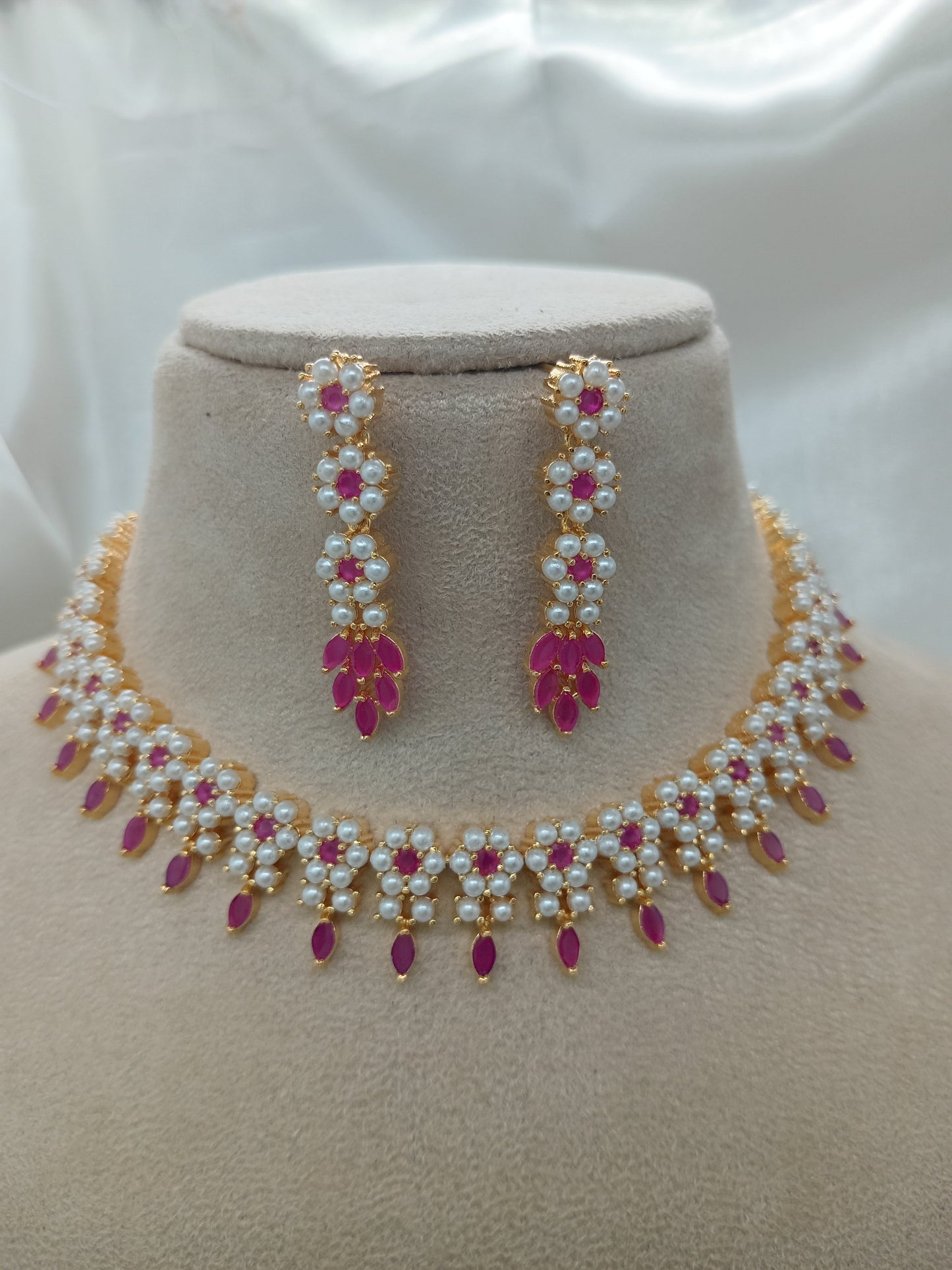 Gold Brass Premium & Elegant Necklace Set For Women