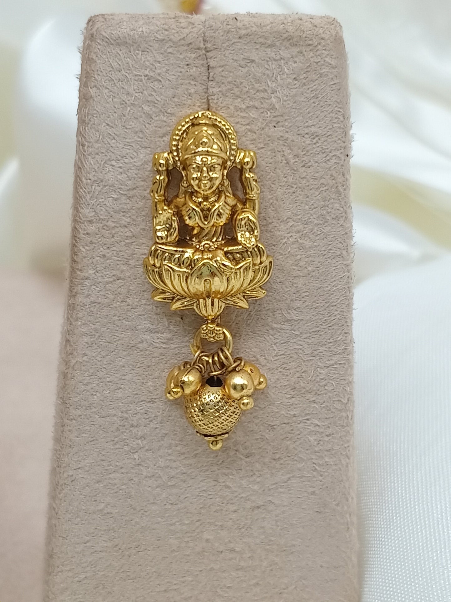 Royal Shringarika Antique Gold Temple Jewellery Set | Front View | SeaShell4U Jewels