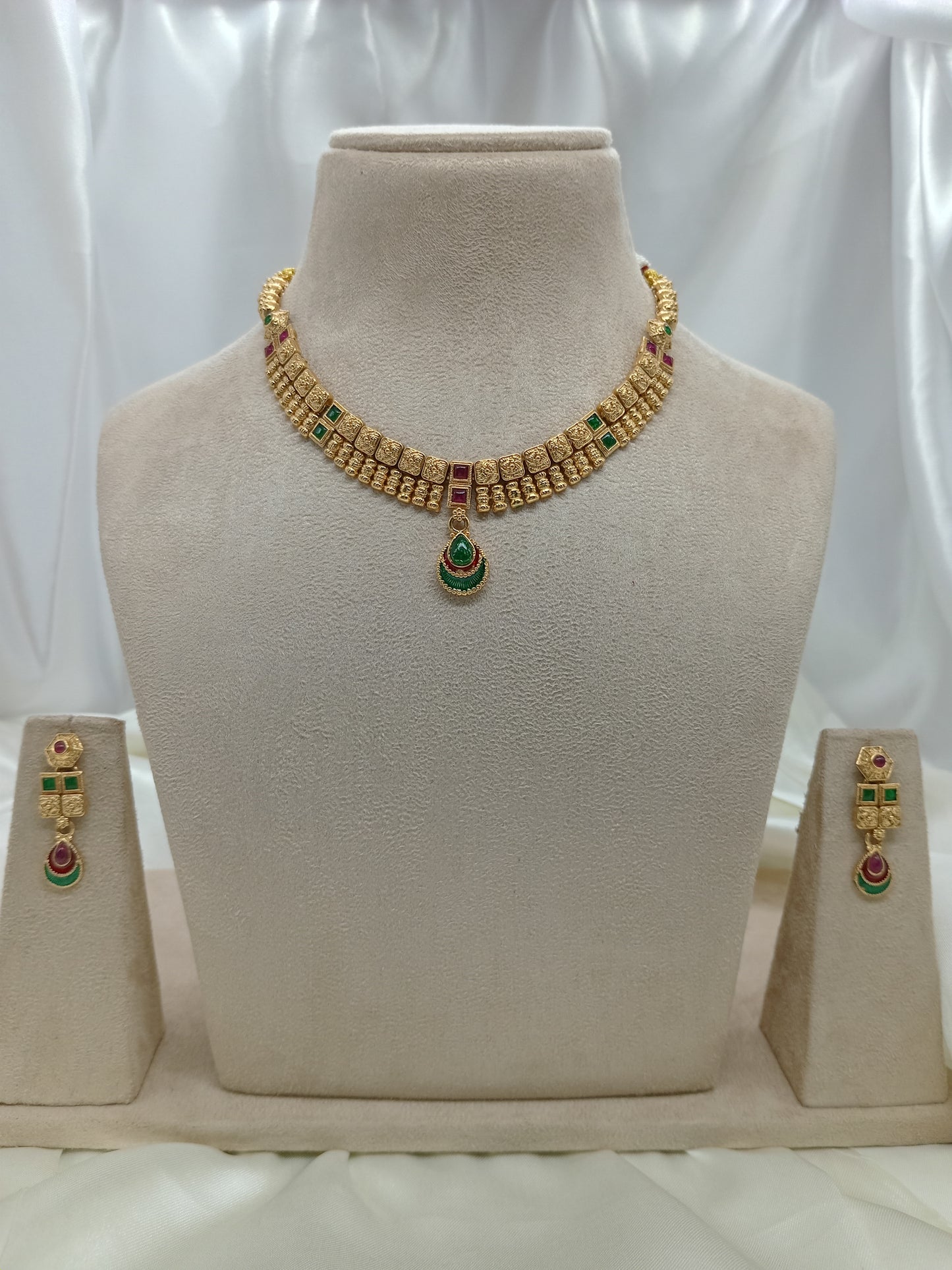 Classic Gold Brass Statement Necklace Set for Women | Front View | SeaShell4U Jewels