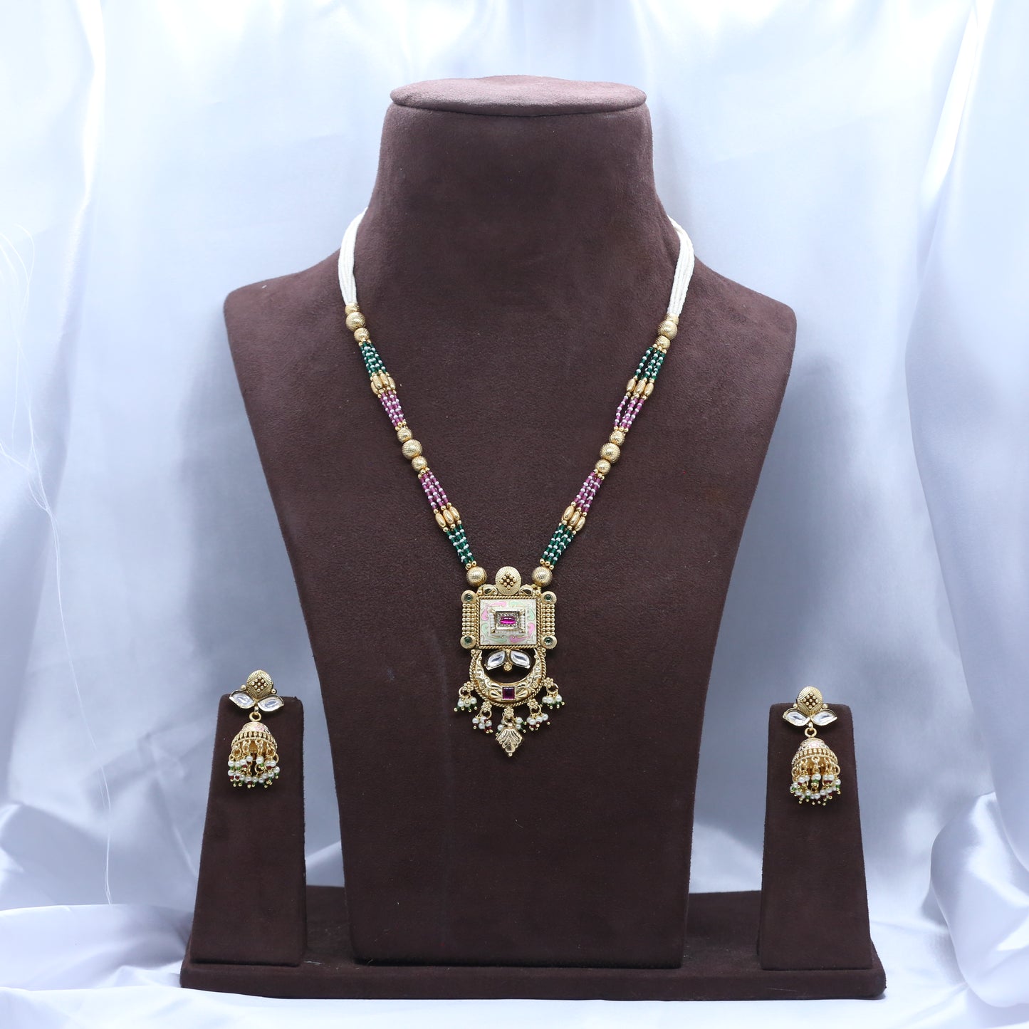 Kundan Necklace Set