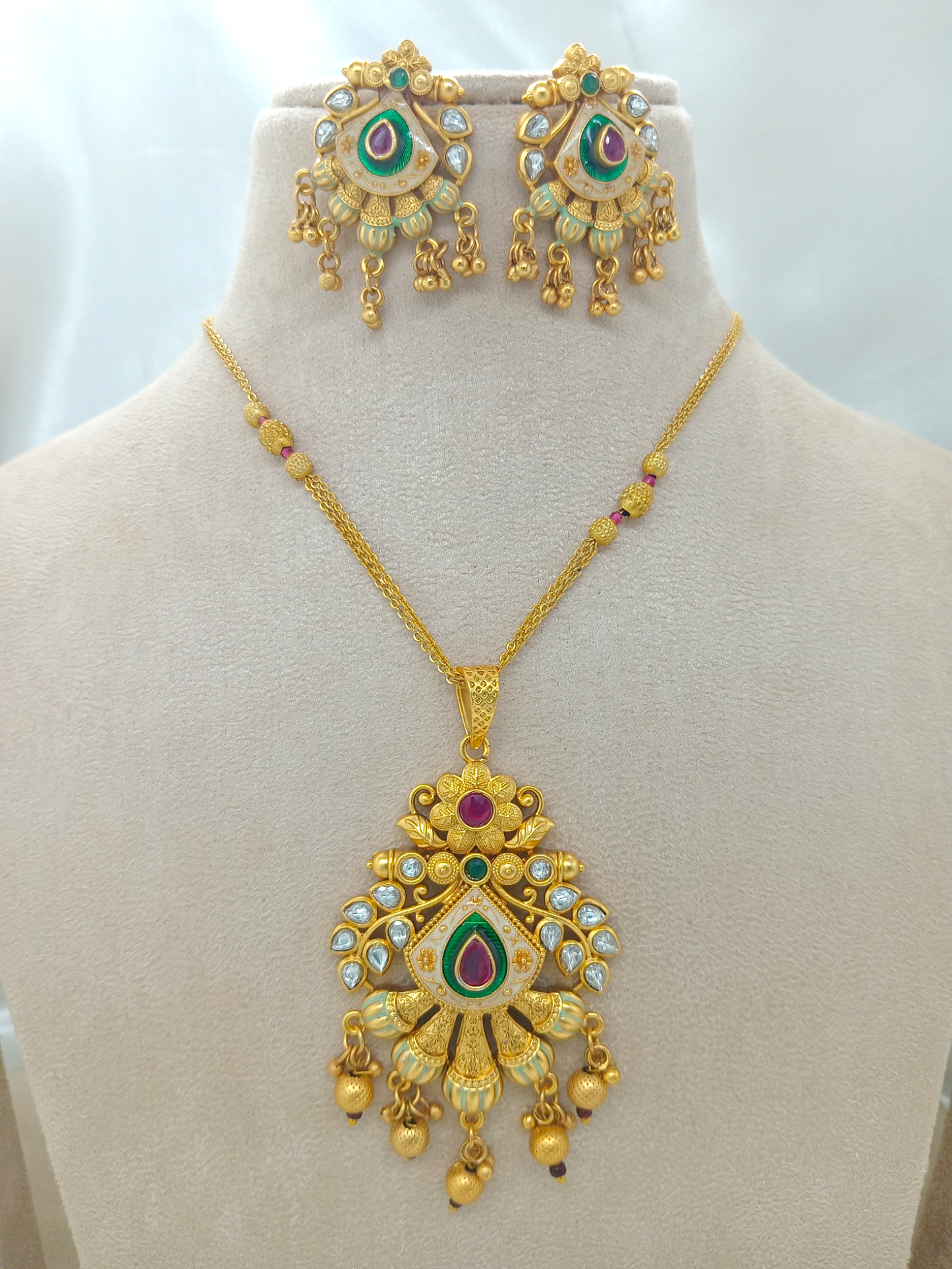 Kundan Majesty