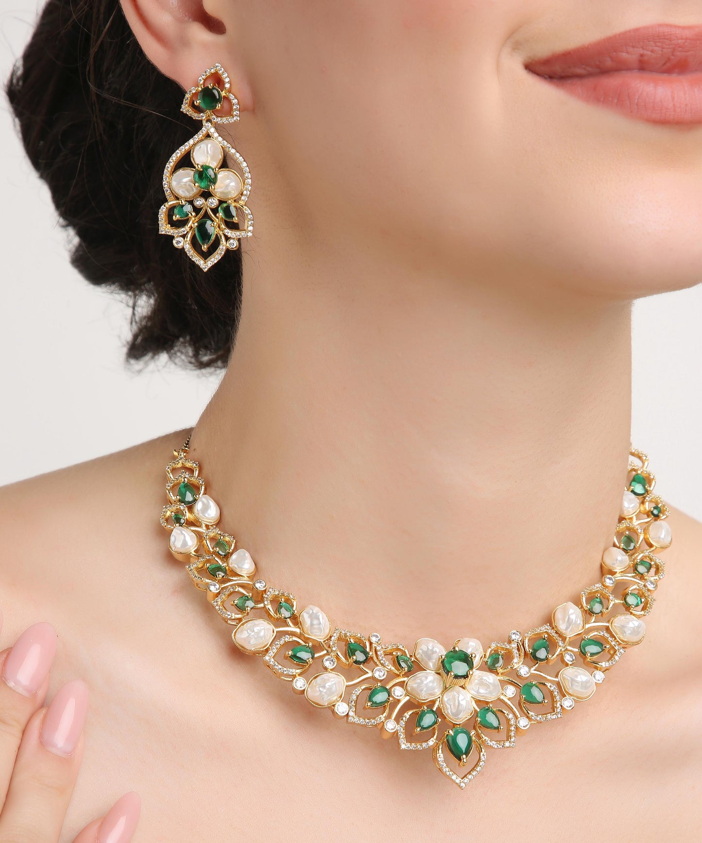 Lily Necklace