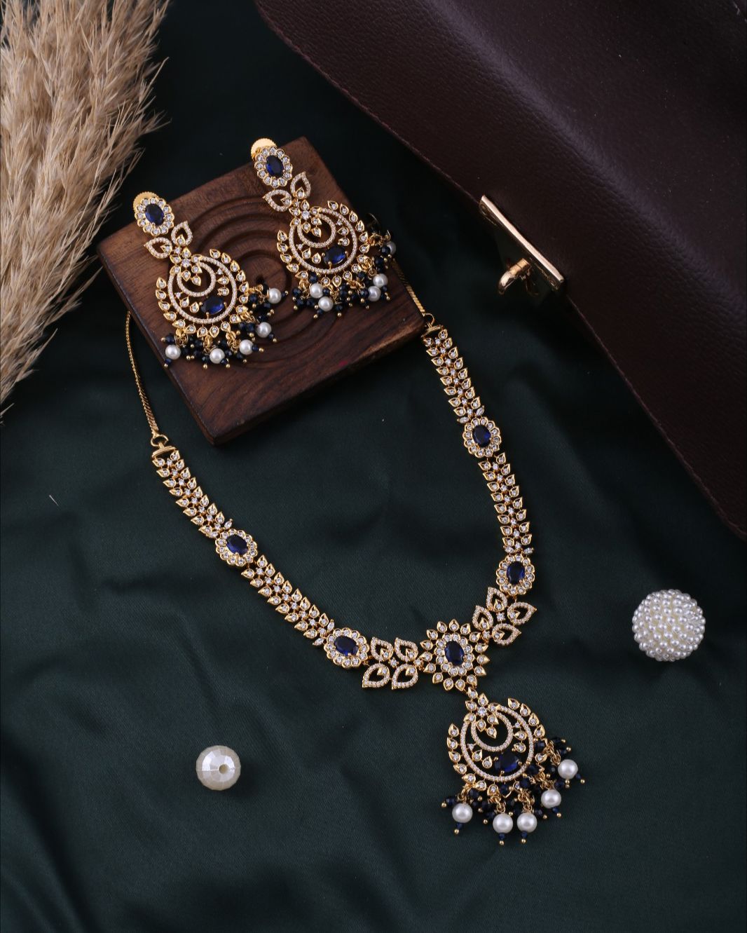 Dazzling Diamond Necklace Set For Women