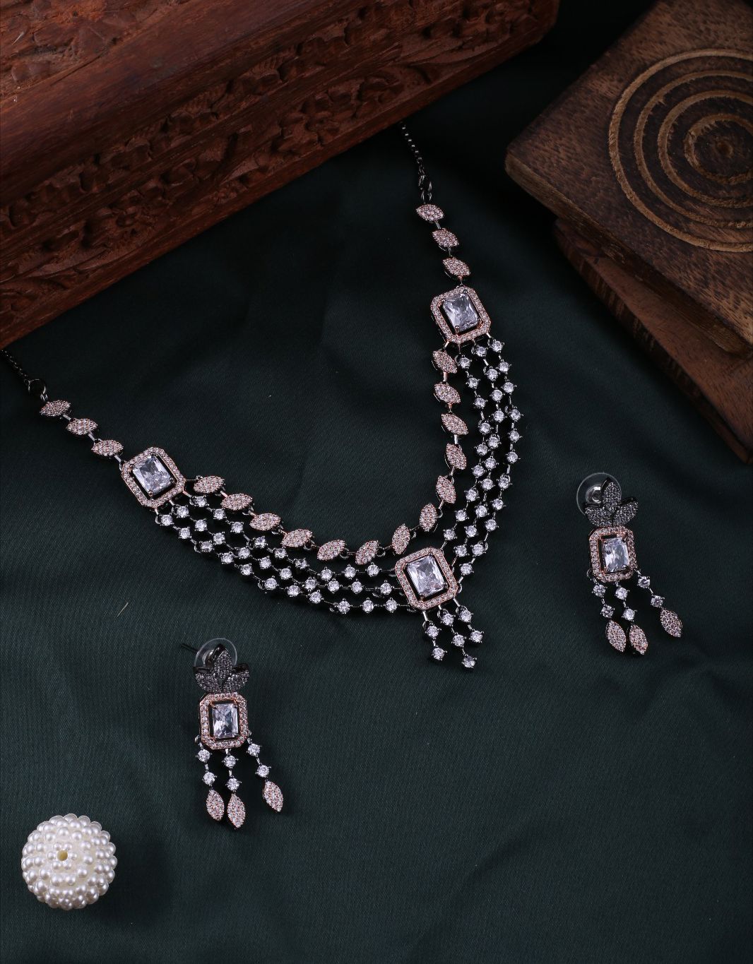 Dazzling Diamond Necklace Set For Women