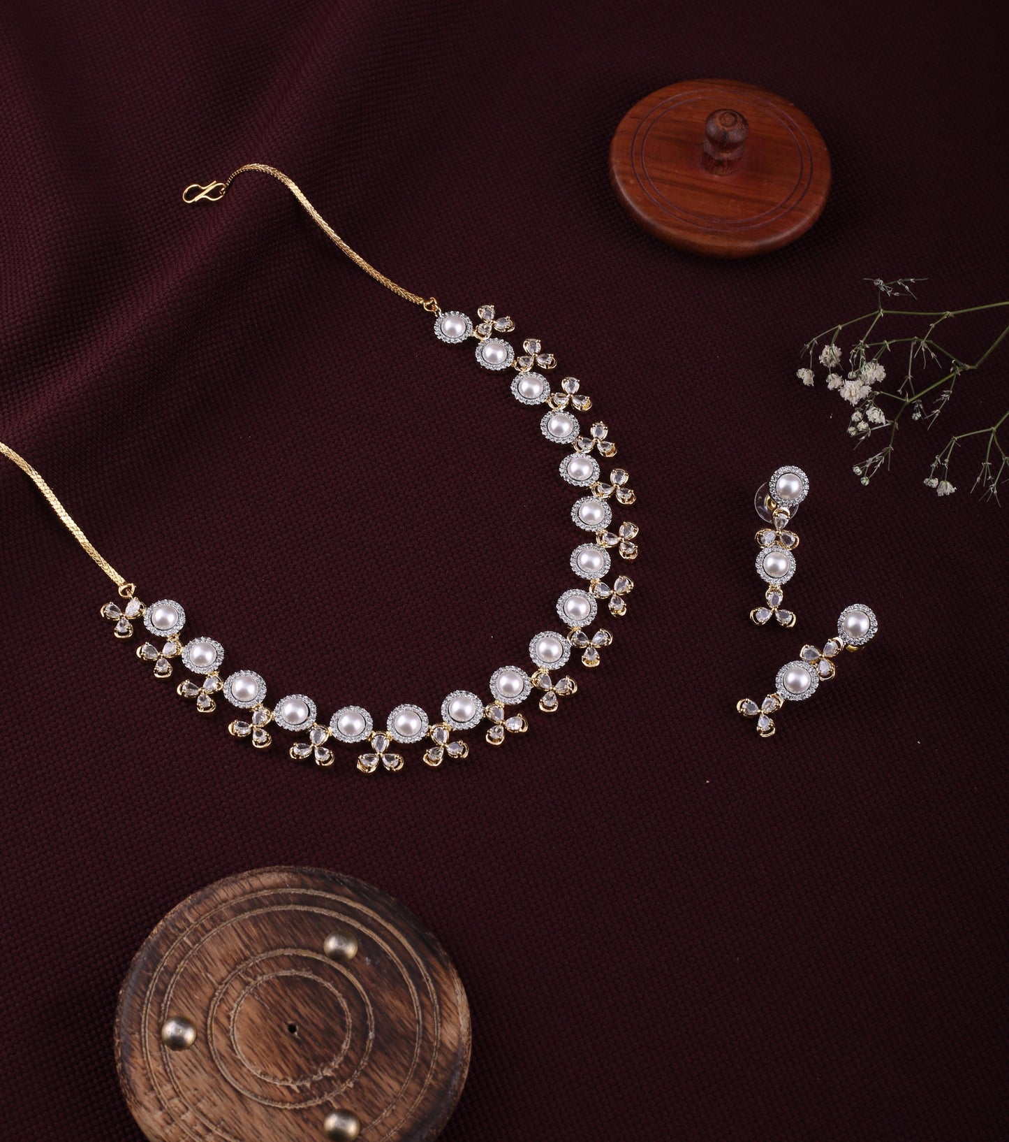 Dazzling Diamond Necklace Set For Women