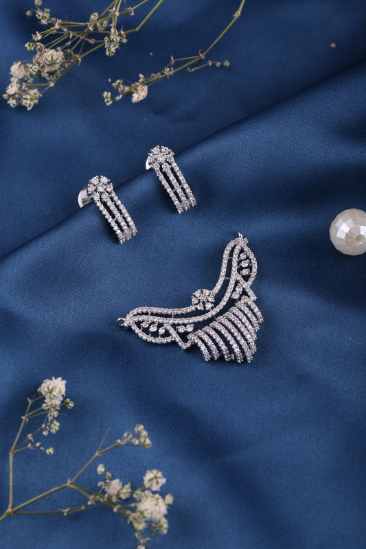 Gold Brass Premium & Elegant Mangalsutra Pendant Set For Women