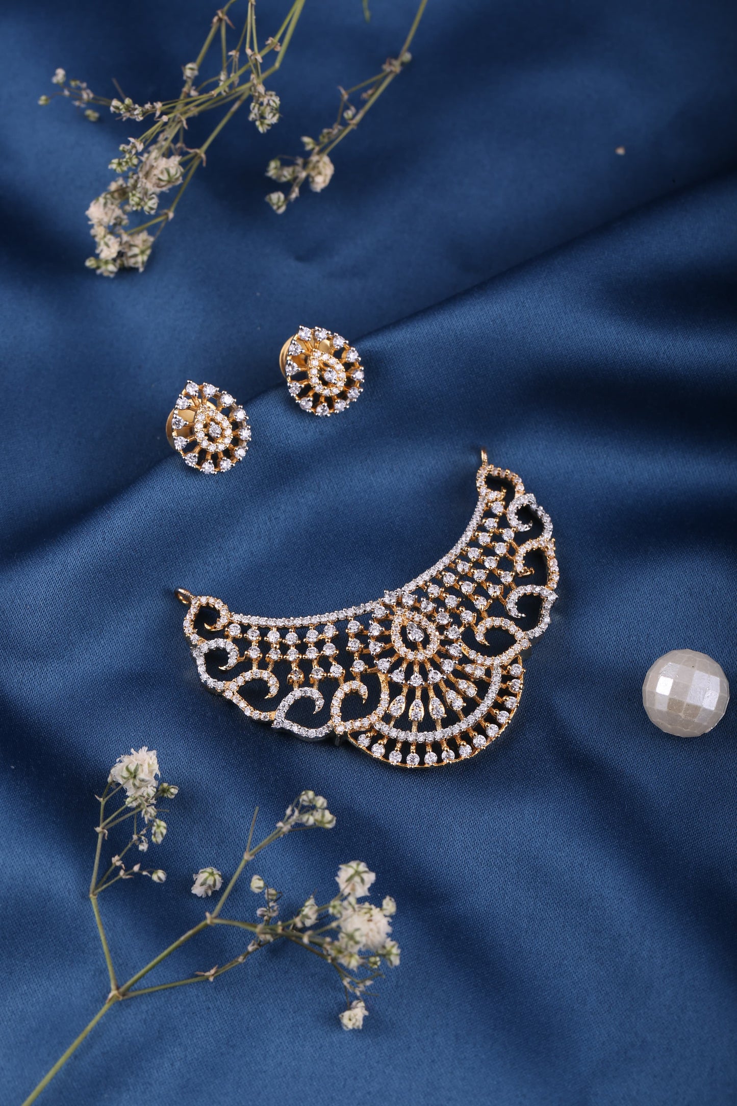 Gold Brass Premium & Elegant Mangalsutra Pendant Set For Women