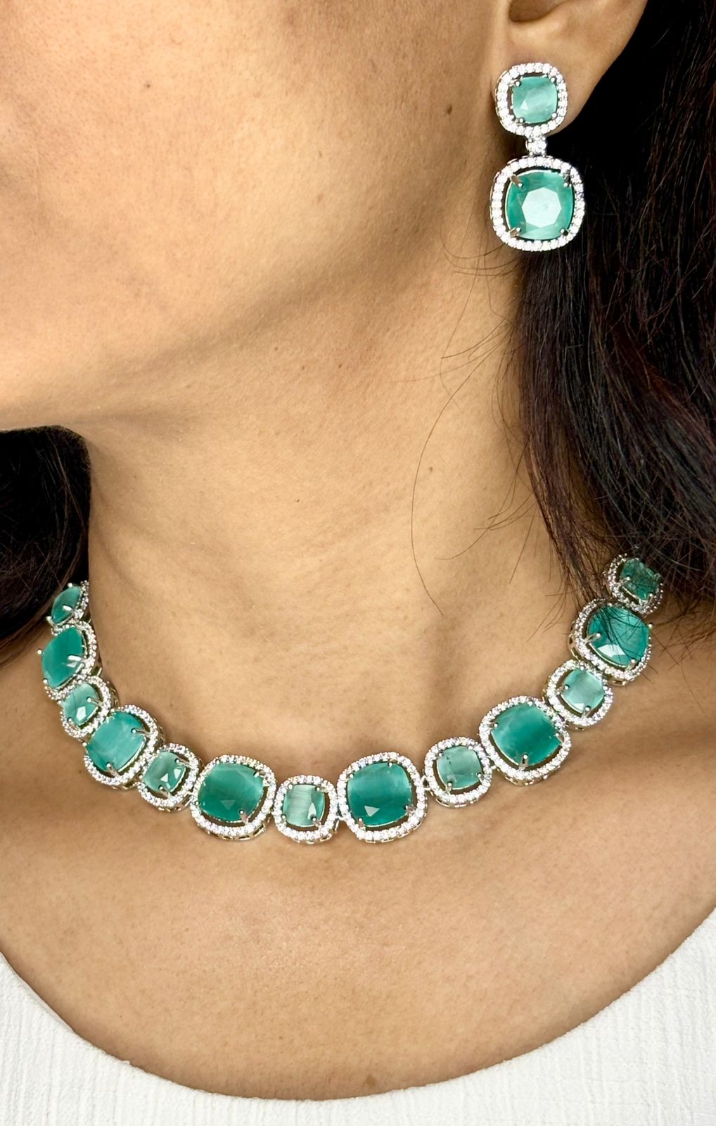 Dazzling Diamond Necklace Set For Women