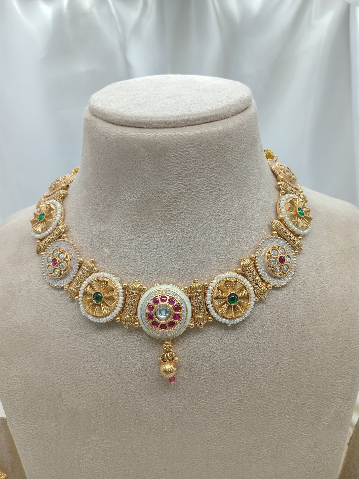 Kundan Majesty