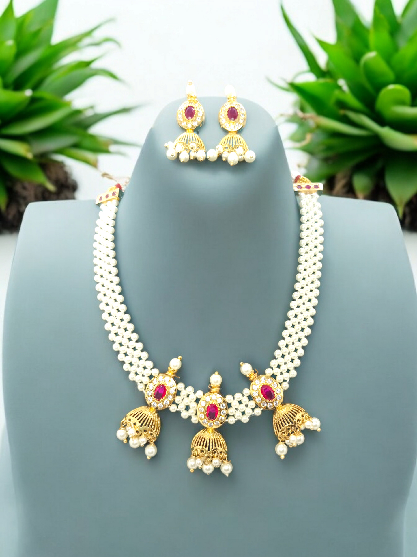 Elegant Pearl Necklace Set For Women