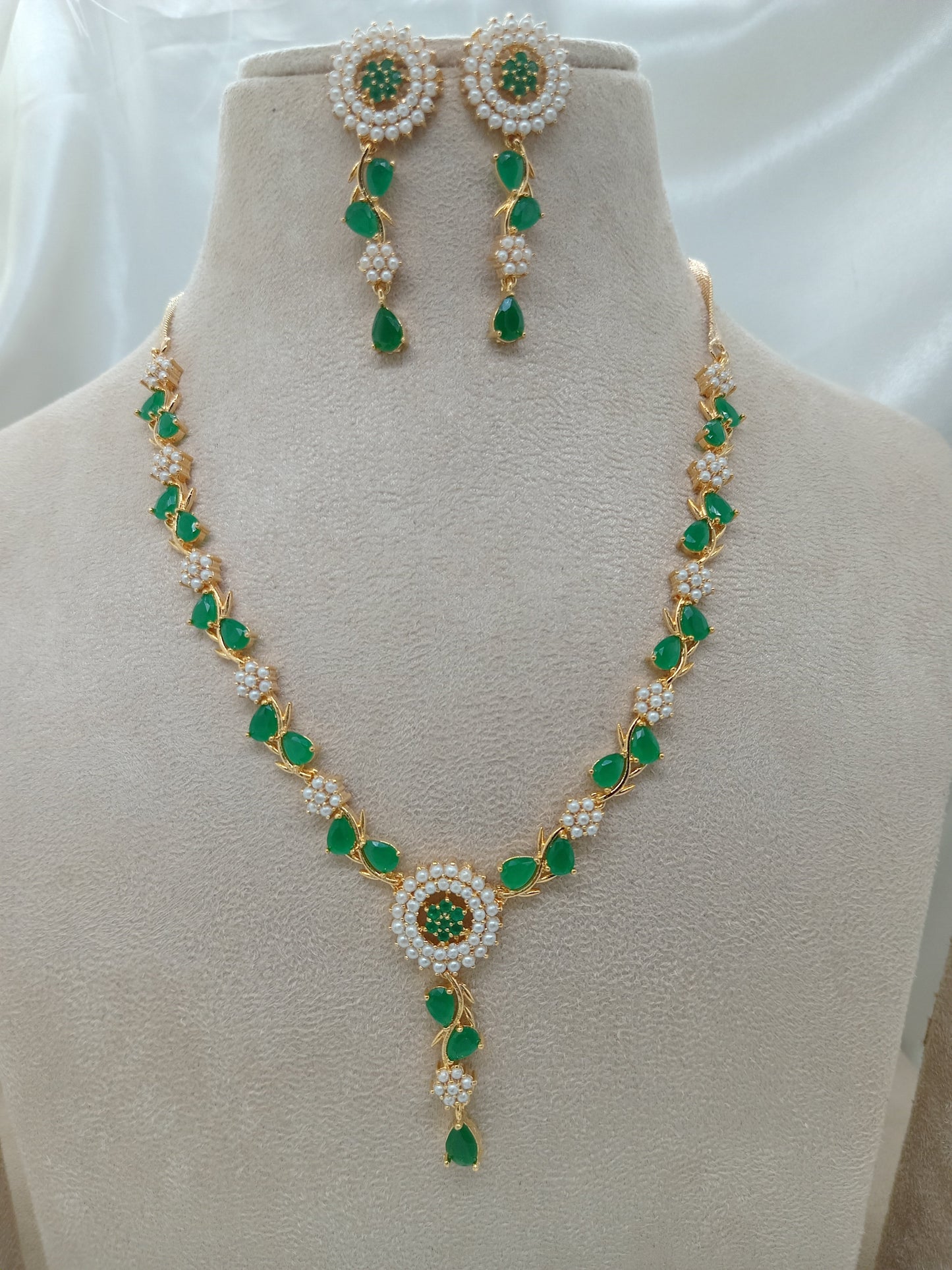 Dazzling Diamond & Elegant Necklace For Women