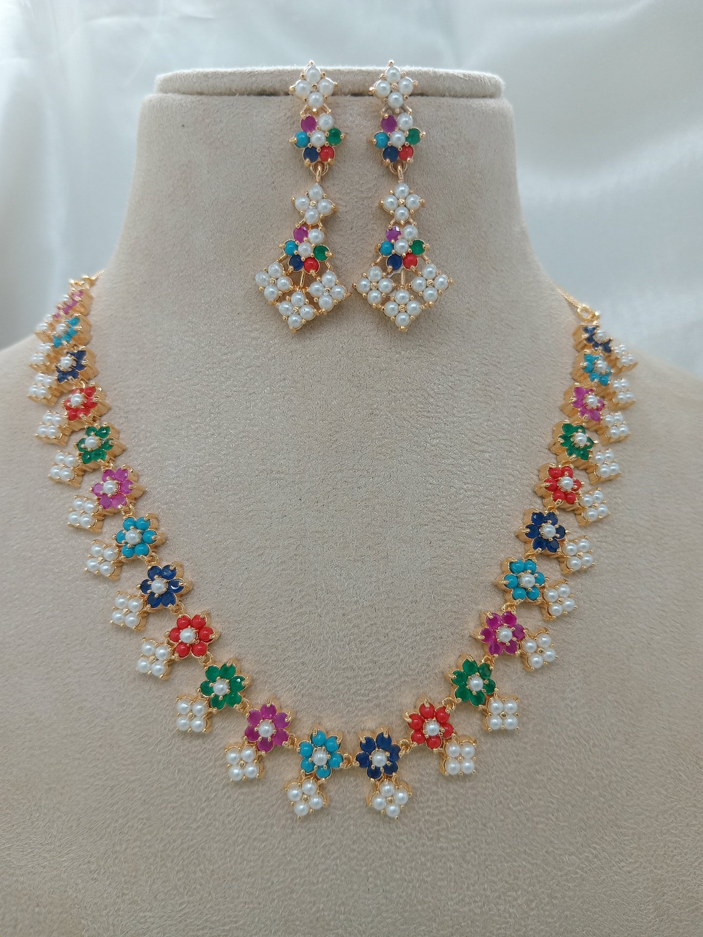 Pearl Elegant Necklace Set For Women