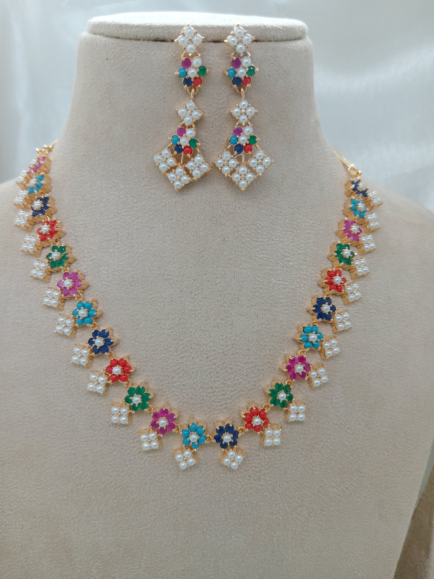 Pearl Elegant Necklace Set For Women